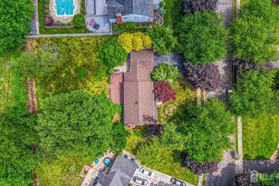 7 Lake Farrington Dr, North Brunswick Township, NJ 08902 - Photo 5