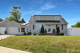91 Crestview Rd, Fords, NJ 08863 - Photo 3
