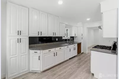 39 Davids Court, South Brunswick Township, NJ 08810 - Photo 13