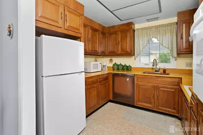 136 Plymouth Lane, Monroe Township, NJ 08831 - Photo 11