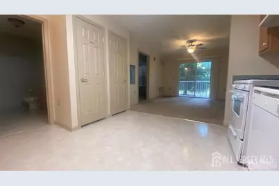 163 Liddle Avenue, Edison, NJ 08837 - Photo 5