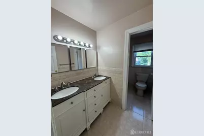 43 Jonathan Drive, Edison, NJ 08820 - Photo 21