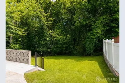 864 Court Street, Woodbridge Township, NJ 07095 - Photo 23
