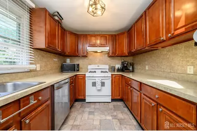 204 Brown Avenue, Iselin, NJ 08830 - Photo 7