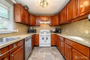 204 Brown Ave, Iselin, NJ 08830 - Photo 7