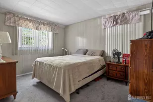 40 Windsor Dr, East Brunswick Township, NJ 08816 - Photo 15