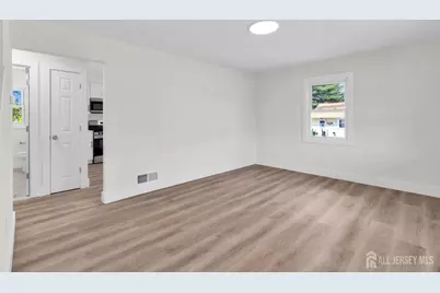 414 S Pine Avenue S, Sayreville, NJ 08879 - Photo 7