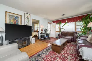 2 Carlton St, Carteret, NJ 07008 - Photo 5
