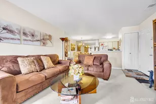122 Longfield Ct, East Brunswick Township, NJ 08816 - Photo 5