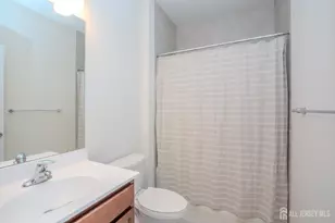 74 Bond St, North Brunswick Township, NJ 08902 - Photo 5