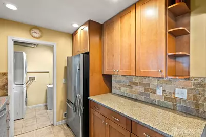 5 W Arthur Place, Iselin, NJ 08830 - Photo 17