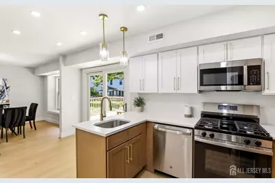 273 Edgeware Court, Franklin Township, NJ 08873 - Photo 13