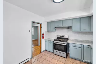 287 E Smith Street E, Woodbridge Township, NJ 07095 - Photo 17