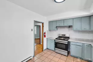 287 E Smith Street E, Woodbridge Township, NJ 07095 - Photo 17