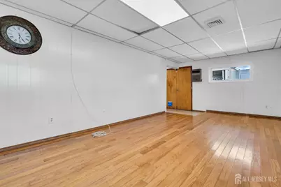 287 E Smith Street E, Woodbridge Township, NJ 07095 - Photo 33