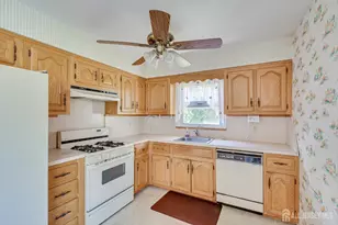 9 Annette Dr, Edison, NJ 08820 - Photo 11