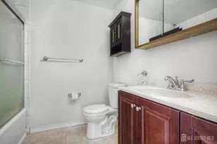 208 Sunshine Ct, Sayreville, NJ 08859 - Photo 27