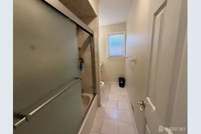 911 Yorkshire Drive, Flemington, NJ 08822 - Photo 5