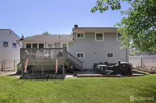 22 Webb Dr, Fords, NJ 08863 - Photo 7