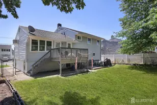 22 Webb Dr, Fords, NJ 08863 - Photo 5