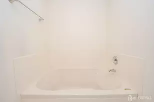 22 Amy Dr, North Brunswick Township, NJ 08902 - Photo 23