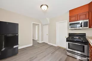 119 Vogel Pl, Middlesex, NJ 08846 - Photo 3