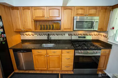 4 Avon Way, Sayreville, NJ 08859 - Photo 21