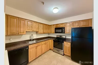1315 Fernwood Court, New Brunswick, NJ 08901 - Photo 3