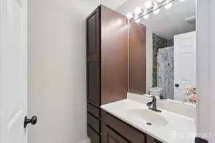 45 Walnut St, Edison, NJ 08817 - Photo 19