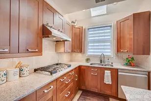 8 Tufts Ct, South Brunswick Township, NJ 08824 - Photo 17