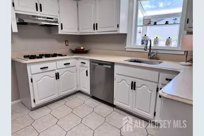 20 Tracey Drive, Milltown, NJ 08850 - Photo 9