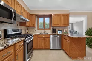24 Deerwood Ave, Edison, NJ 08817 - Photo 15