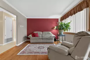 24 Deerwood Ave, Edison, NJ 08817 - Photo 7