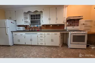 26 Harvey Street, New Brunswick, NJ 08901 - Photo 9