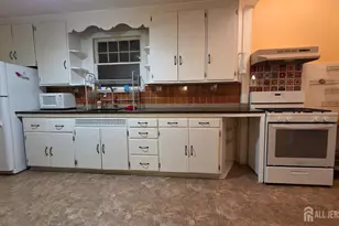 26 Harvey St, New Brunswick, NJ 08901 - Photo 9