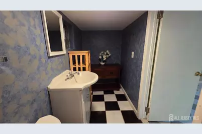26 Harvey Street, New Brunswick, NJ 08901 - Photo 23