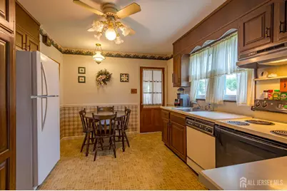 4 Madeline Avenue, East Brunswick Township, NJ 08816 - Photo 9