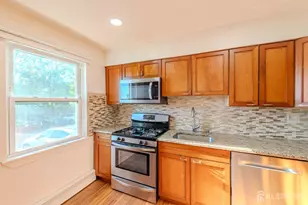 42 York Dr, Edison, NJ 08817 - Photo 13