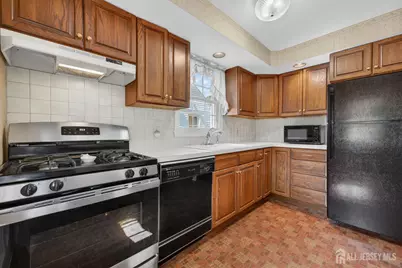 [Address not provided], Hamilton Township, NJ 08690 - Photo 3