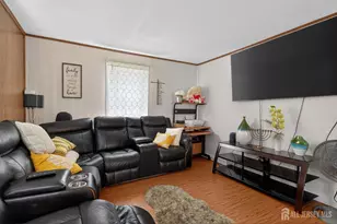 6 Hayes Ct, North Brunswick Township, NJ 08902 - Photo 5