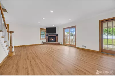 137 Woodland Avenue, Fords, NJ 08863 - Photo 7
