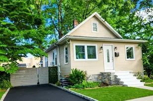 297 Grove St, Woodbridge Township, NJ 07095 - Photo 1