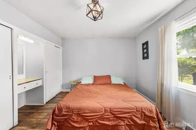 7 Pierrepont Avenue, Middlesex, NJ 08846 - Photo 15