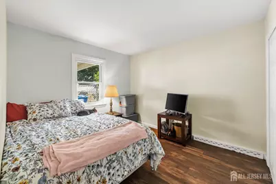 7 Pierrepont Avenue, Middlesex, NJ 08846 - Photo 17
