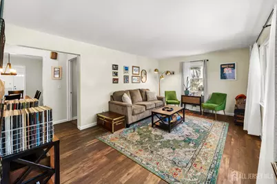 7 Pierrepont Avenue, Middlesex, NJ 08846 - Photo 9