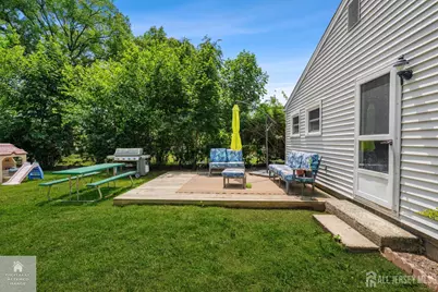 7 Pierrepont Avenue, Middlesex, NJ 08846 - Photo 5