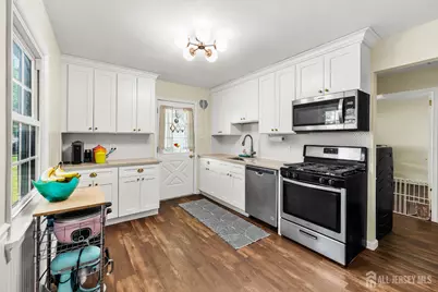 7 Pierrepont Avenue, Middlesex, NJ 08846 - Photo 11