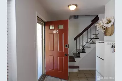 605 Timber  Oaks Road, Edison, NJ 08820 - Photo 5
