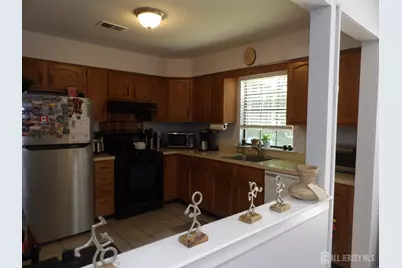 605 Timber  Oaks Road, Edison, NJ 08820 - Photo 13