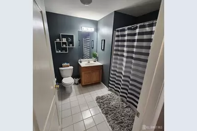 1325 Fernwood Court, New Brunswick, NJ 08901 - Photo 19